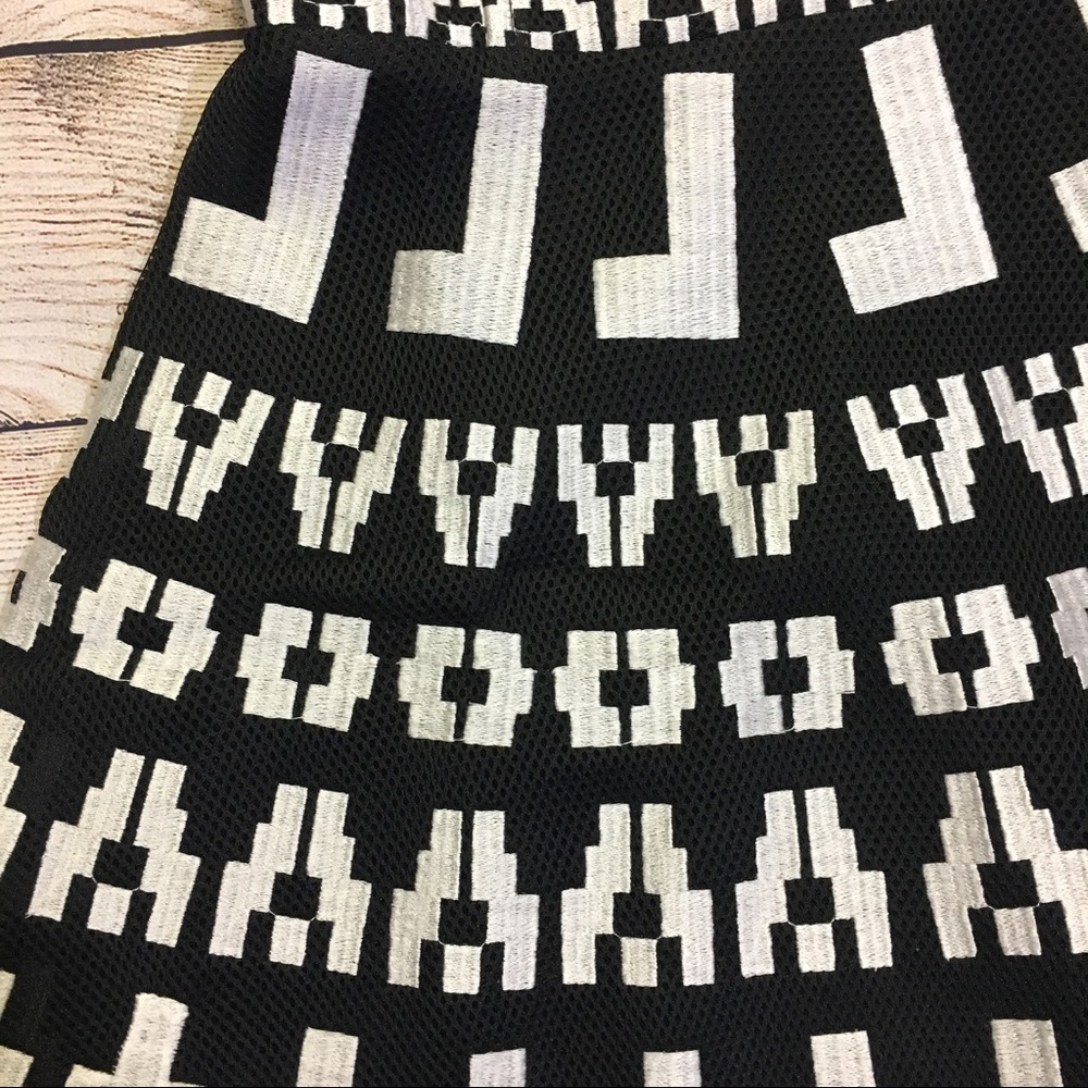 Elliatt Escape Geometric Print Strapless Dress - Picture 3 of 7